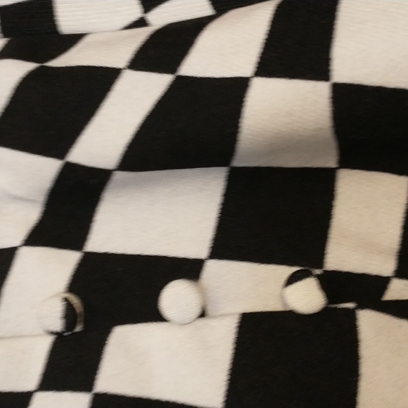 Mini skirt with lining (skort) sized small. - Picture 2 of 4